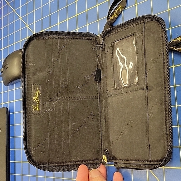 Vera Bradley Quilted Wallet 8 x 4.5 - Picture 4 of 8